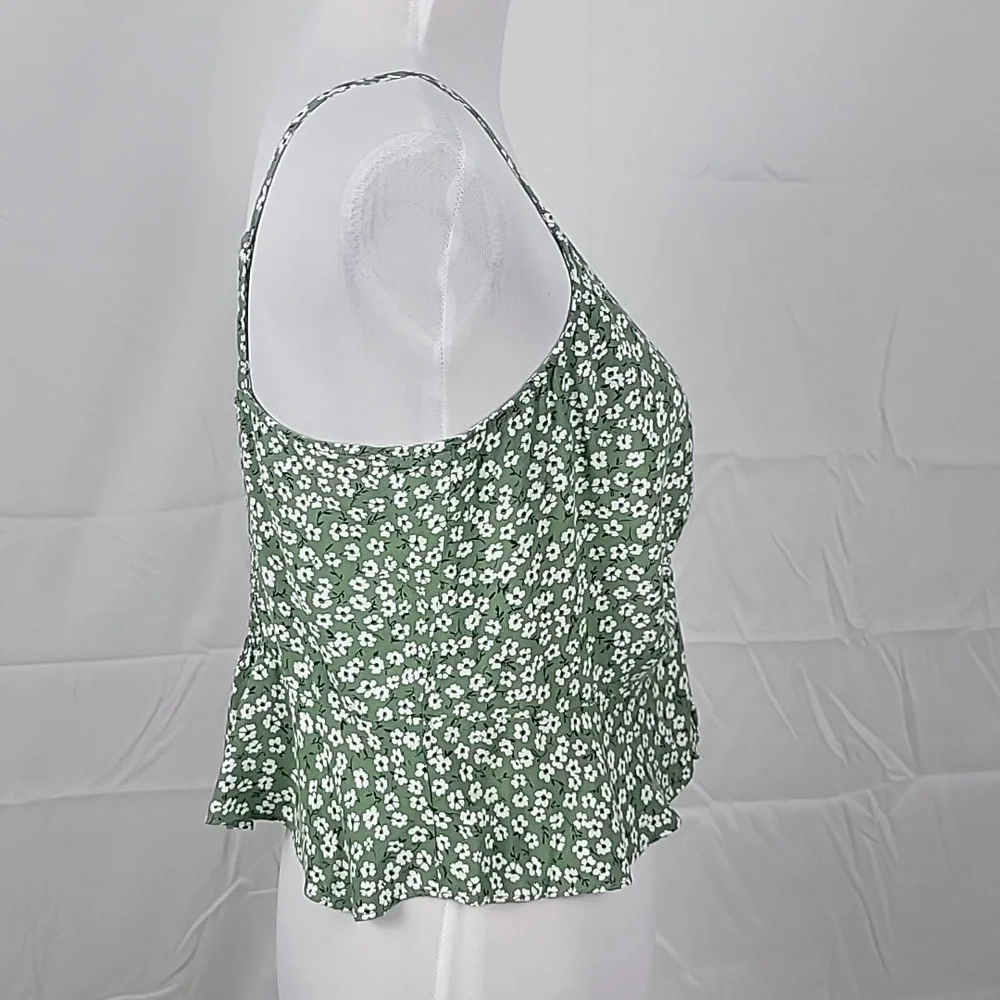 Wild Fable Size L Green Floral Cinch Front Crop Halter Top, Exc. Used Condition